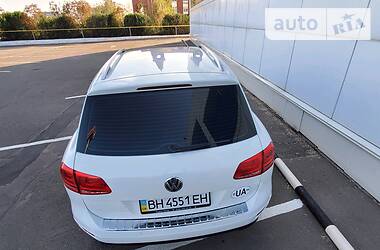 Внедорожник / Кроссовер Volkswagen Touareg 2012 в Белгороде-Днестровском