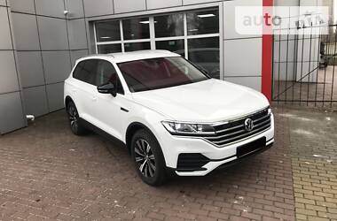 Внедорожник / Кроссовер Volkswagen Touareg 2020 в Черкассах