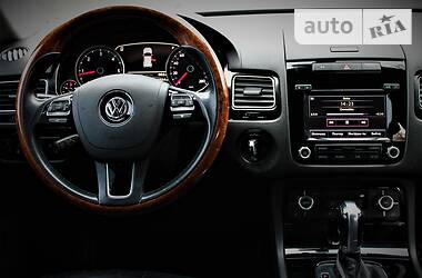 Внедорожник / Кроссовер Volkswagen Touareg 2013 в Николаеве