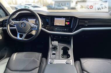 Внедорожник / Кроссовер Volkswagen Touareg 2019 в Херсоне