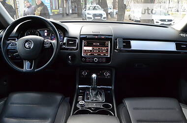 Внедорожник / Кроссовер Volkswagen Touareg 2011 в Николаеве