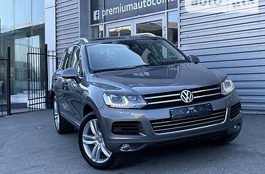 Внедорожник / Кроссовер Volkswagen Touareg 2012 в Киеве