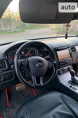 Внедорожник / Кроссовер Volkswagen Touareg 2012 в Первомайске