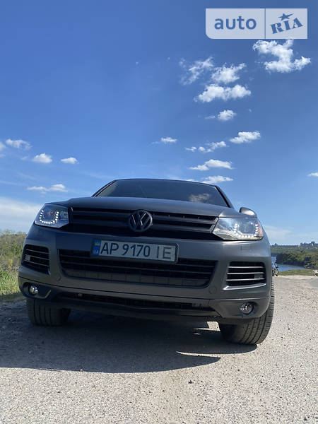 Внедорожник / Кроссовер Volkswagen Touareg 2012 в Запорожье