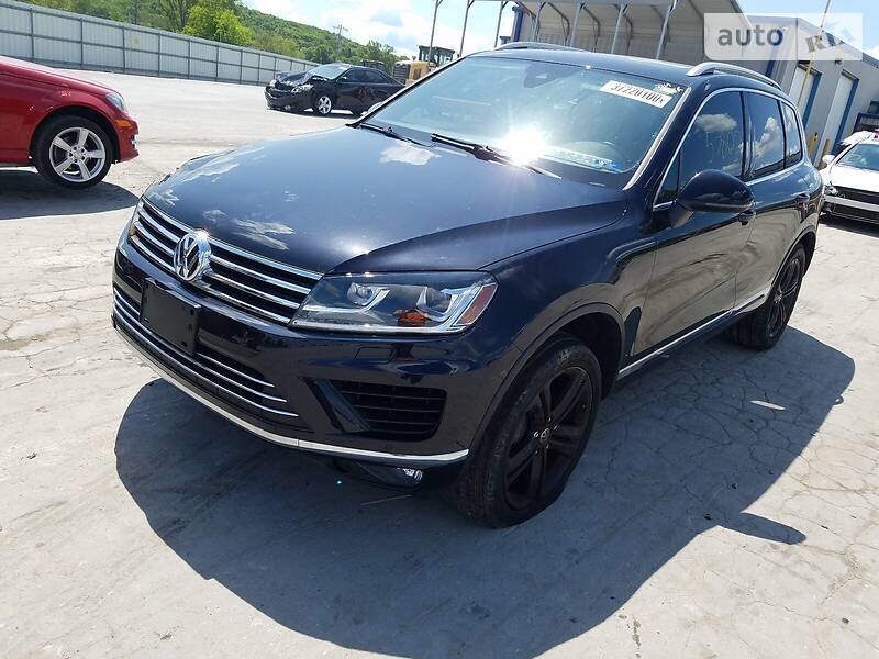 Внедорожник / Кроссовер Volkswagen Touareg 2017 в Киеве