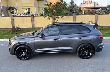 Внедорожник / Кроссовер Volkswagen Touareg 2018 в Киеве