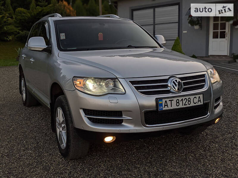 Позашляховик / Кросовер Volkswagen Touareg 2008 в Косові