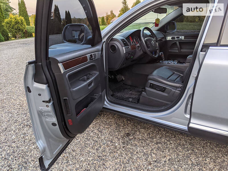 Позашляховик / Кросовер Volkswagen Touareg 2008 в Косові