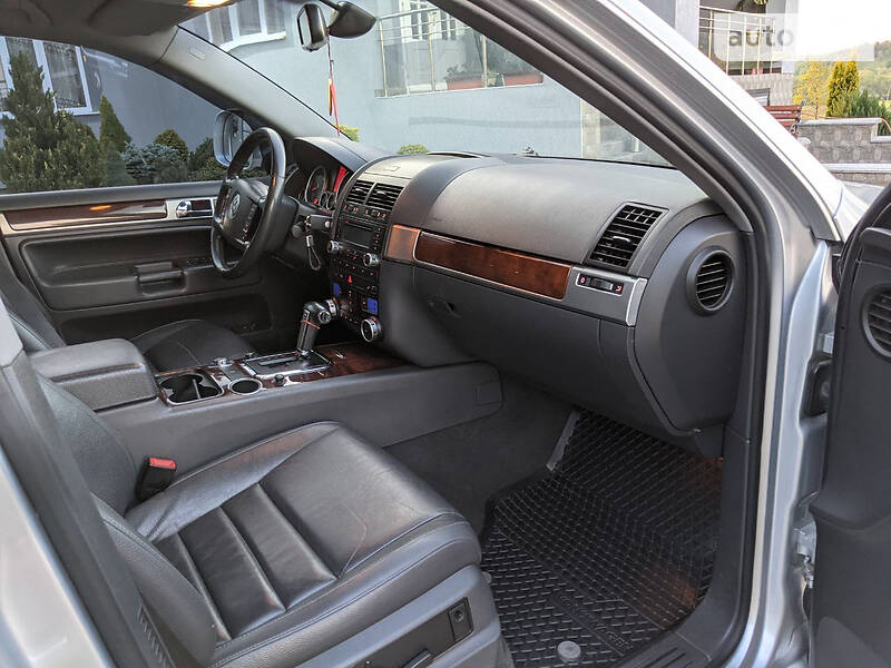 Позашляховик / Кросовер Volkswagen Touareg 2008 в Косові