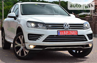 Внедорожник / Кроссовер Volkswagen Touareg 2016 в Ровно