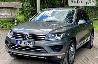 Внедорожник / Кроссовер Volkswagen Touareg 2015 в Дрогобыче