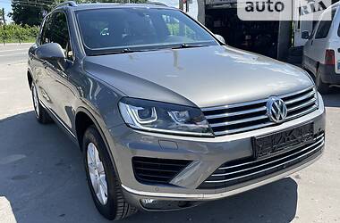 Внедорожник / Кроссовер Volkswagen Touareg 2016 в Тернополе