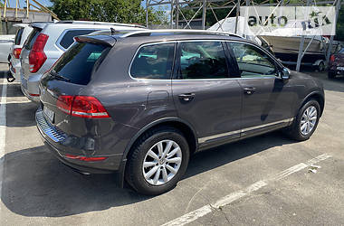 Внедорожник / Кроссовер Volkswagen Touareg 2011 в Киеве