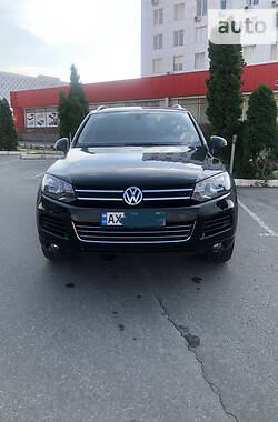 Позашляховик / Кросовер Volkswagen Touareg 2012 в Харкові