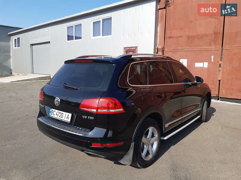Позашляховик / Кросовер Volkswagen Touareg 2012 в Дрогобичі