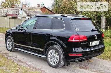 Внедорожник / Кроссовер Volkswagen Touareg 2013 в 