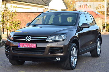 Внедорожник / Кроссовер Volkswagen Touareg 2012 в Ровно