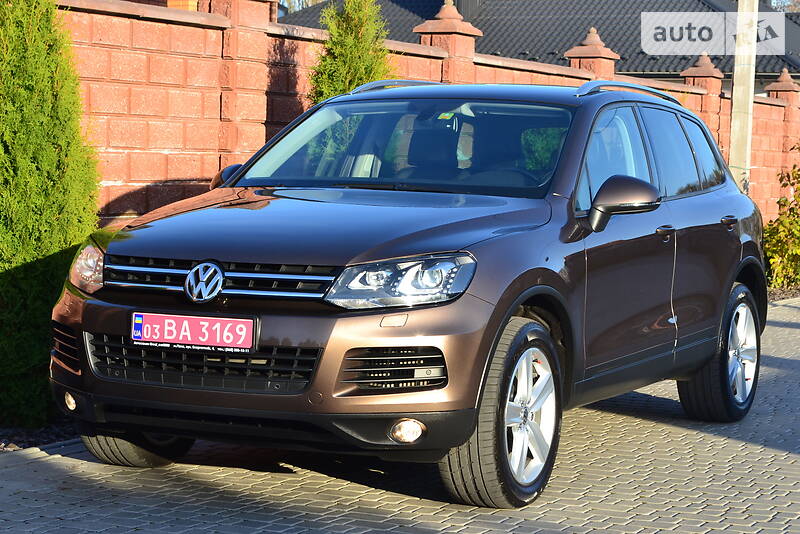 Внедорожник / Кроссовер Volkswagen Touareg 2012 в Ровно