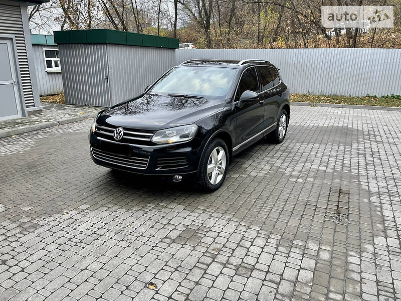 Позашляховик / Кросовер Volkswagen Touareg 2012 в Харкові