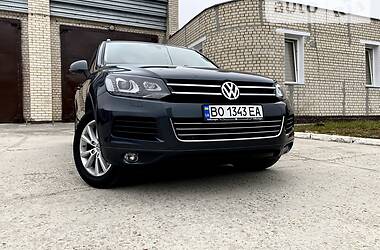 Внедорожник / Кроссовер Volkswagen Touareg 2012 в Нетешине