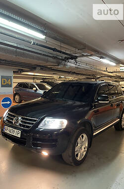 Внедорожник / Кроссовер Volkswagen Touareg 2005 в Запорожье