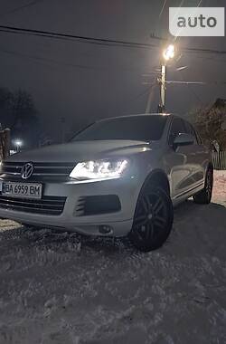 Внедорожник / Кроссовер Volkswagen Touareg 2012 в Кропивницком