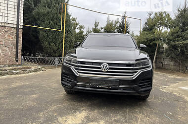 Позашляховик / Кросовер Volkswagen Touareg 2020 в Миколаєві