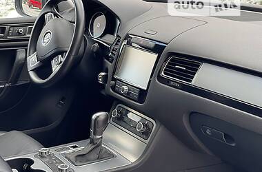 Внедорожник / Кроссовер Volkswagen Touareg 2013 в Ровно