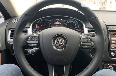 Позашляховик / Кросовер Volkswagen Touareg 2014 в Черкасах