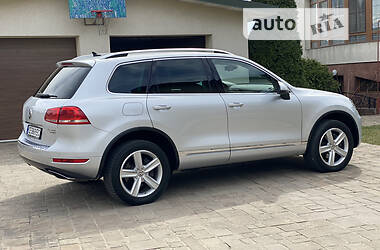 Внедорожник / Кроссовер Volkswagen Touareg 2010 в Черновцах