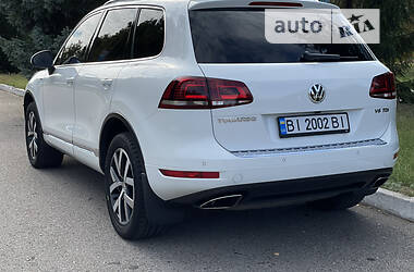 Внедорожник / Кроссовер Volkswagen Touareg 2013 в Полтаве