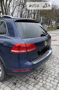 Внедорожник / Кроссовер Volkswagen Touareg 2012 в Киеве