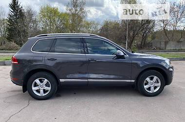 Внедорожник / Кроссовер Volkswagen Touareg 2012 в Житомире