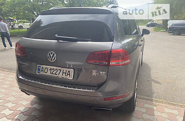 Внедорожник / Кроссовер Volkswagen Touareg 2013 в Хусте