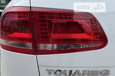 Позашляховик / Кросовер Volkswagen Touareg 2014 в Чернівцях