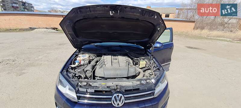 Внедорожник / Кроссовер Volkswagen Touareg 2012 в Киеве фото 7 Внедорожник / Кроссовер Volkswagen Touareg 2012 в Киеве