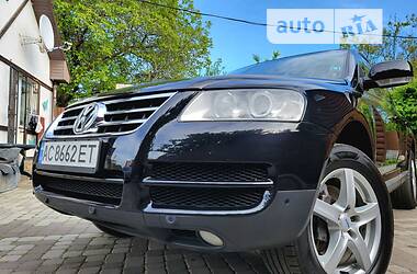 Позашляховик / Кросовер Volkswagen Touareg 2005 в Полтаві