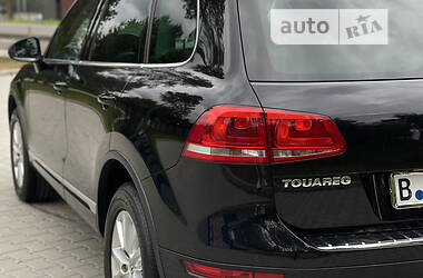 Внедорожник / Кроссовер Volkswagen Touareg 2012 в 