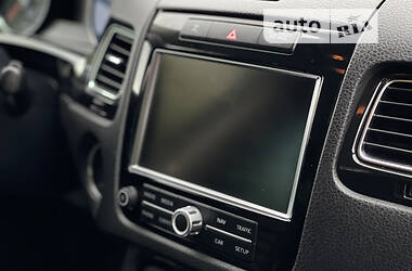 Внедорожник / Кроссовер Volkswagen Touareg 2012 в 