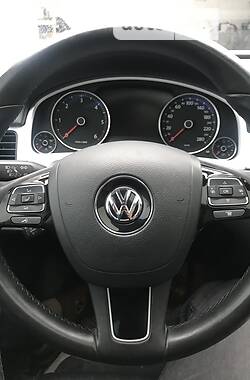 Позашляховик / Кросовер Volkswagen Touareg 2013 в Рівному