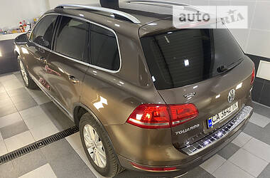 Внедорожник / Кроссовер Volkswagen Touareg 2014 в Черкассах