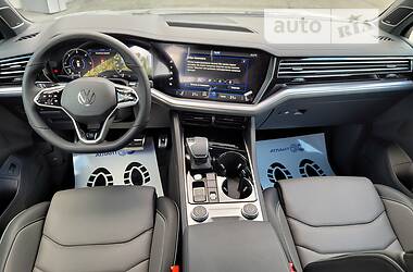 Внедорожник / Кроссовер Volkswagen Touareg 2022 в Киеве