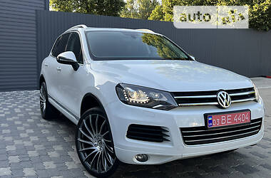 Внедорожник / Кроссовер Volkswagen Touareg 2012 в Черновцах