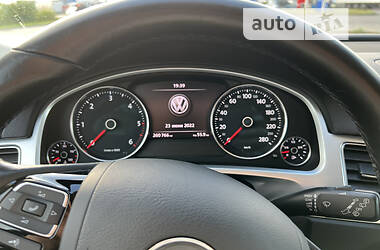 Внедорожник / Кроссовер Volkswagen Touareg 2015 в Любомле