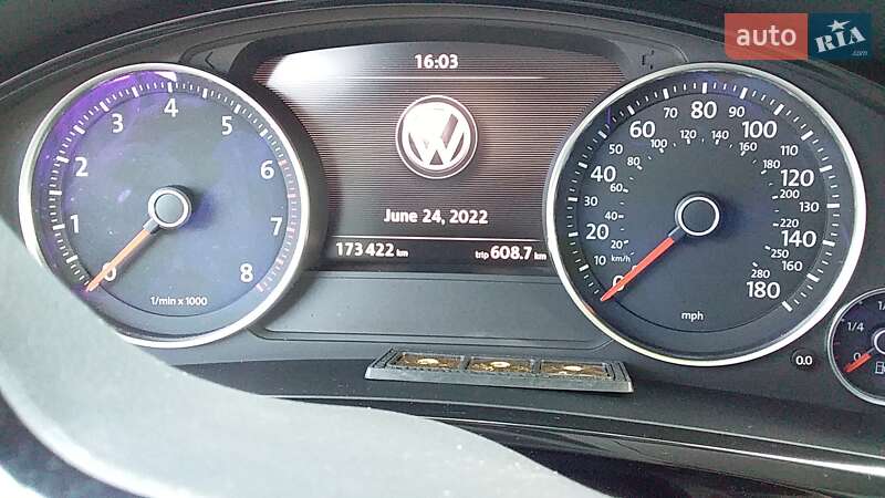 Внедорожник / Кроссовер Volkswagen Touareg 2013 в Боярке