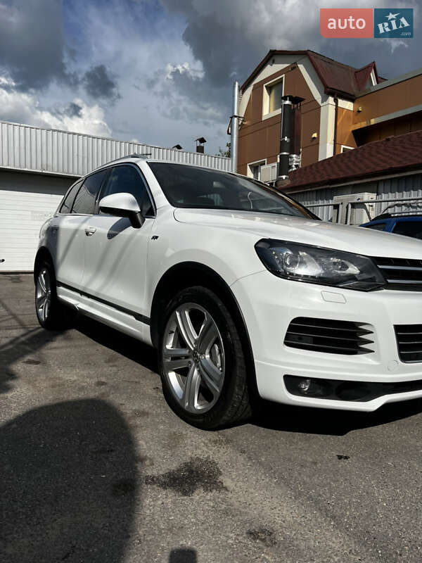 Позашляховик / Кросовер Volkswagen Touareg 2013 в Кропивницькому
