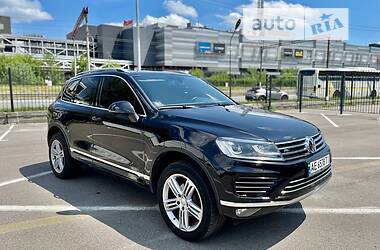 Внедорожник / Кроссовер Volkswagen Touareg 2016 в Киеве