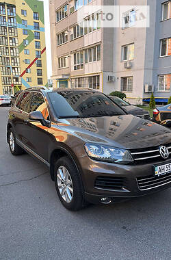 Позашляховик / Кросовер Volkswagen Touareg 2014 в Вінниці