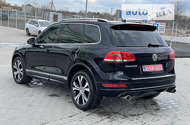 Внедорожник / Кроссовер Volkswagen Touareg 2012 в 