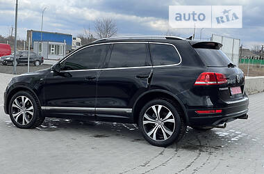 Внедорожник / Кроссовер Volkswagen Touareg 2012 в 
